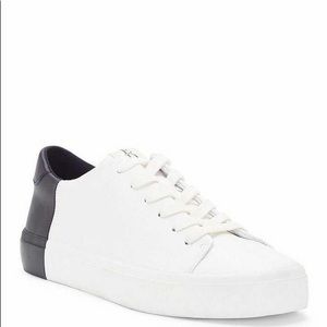 ED Ellen DeGeneres Darien Sneaker
